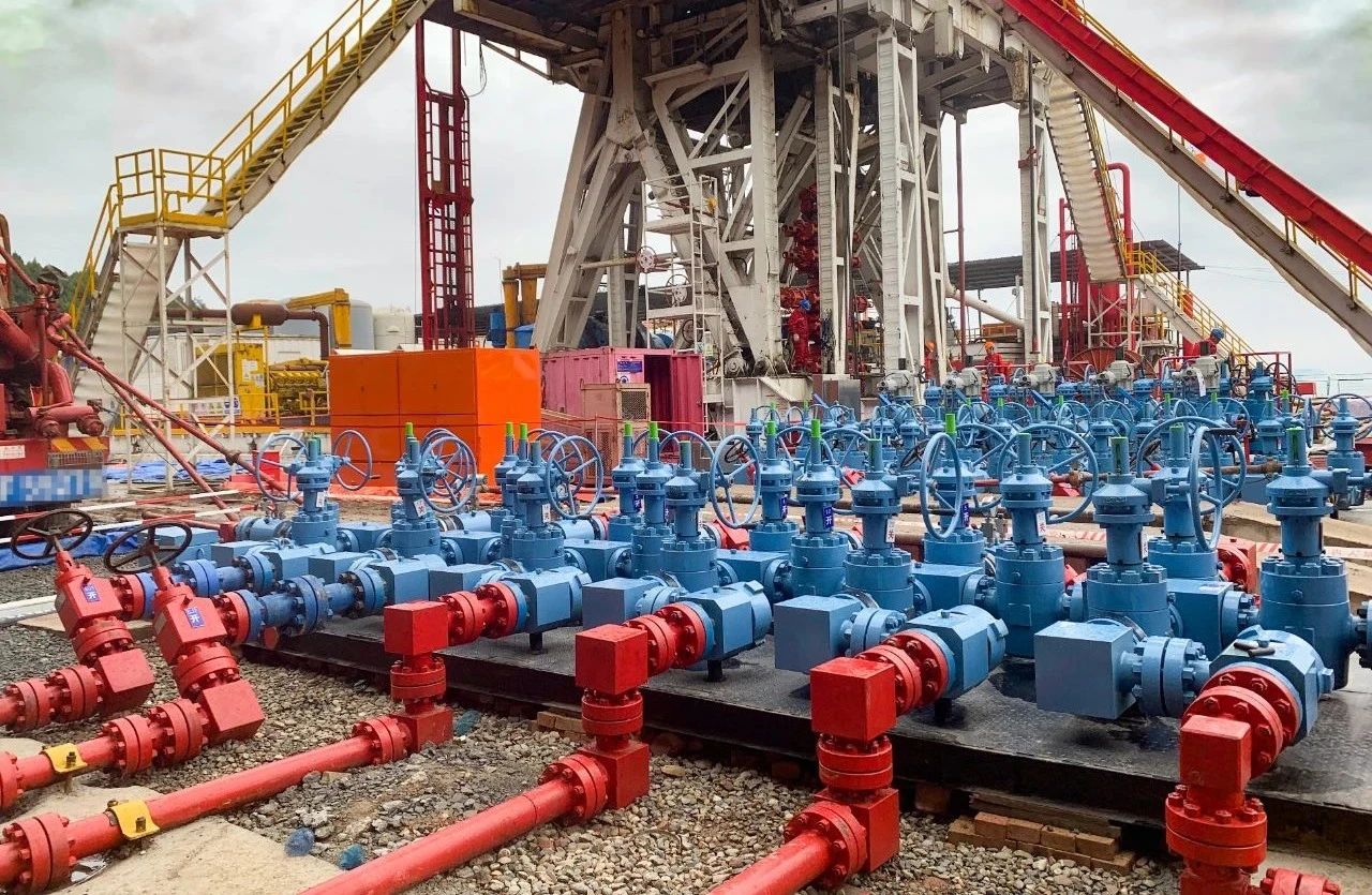 国内首台套 CQ9全自动碳纤维检测 设备成功交付(图3)