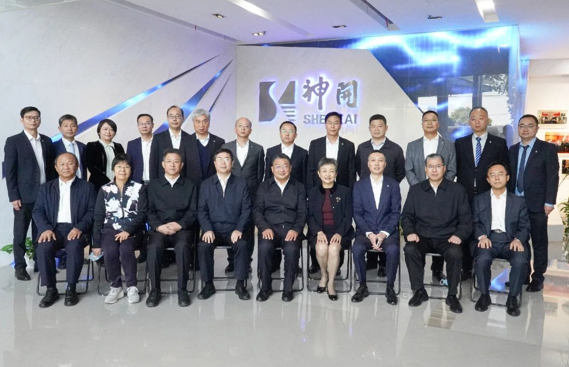 中石化高级副总裁刘宏斌一行益临CQ9参观调查(图6)