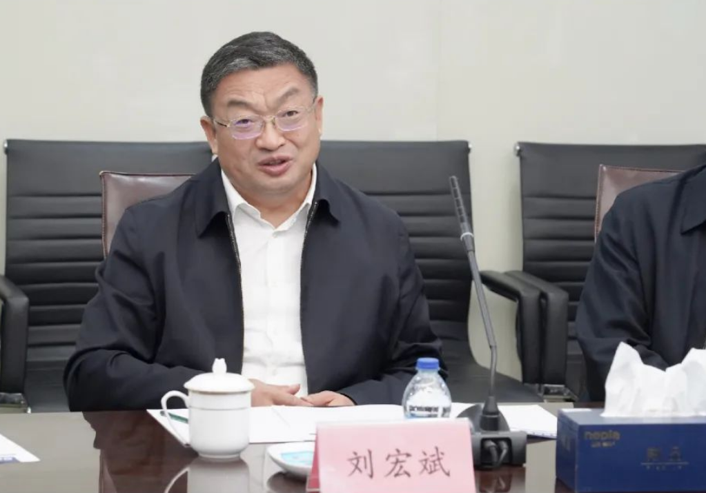 中石化高级副总裁刘宏斌一行益临CQ9参观调查(图3)